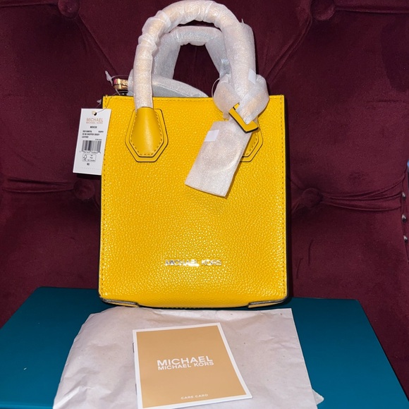 Michael Kors Shopper NWT, XS EXCELLENT CONDITION - Picture 4 of 6